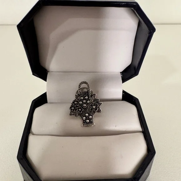 Vintage Flower Bouquet Pin Brooch - Picture 3 of 6